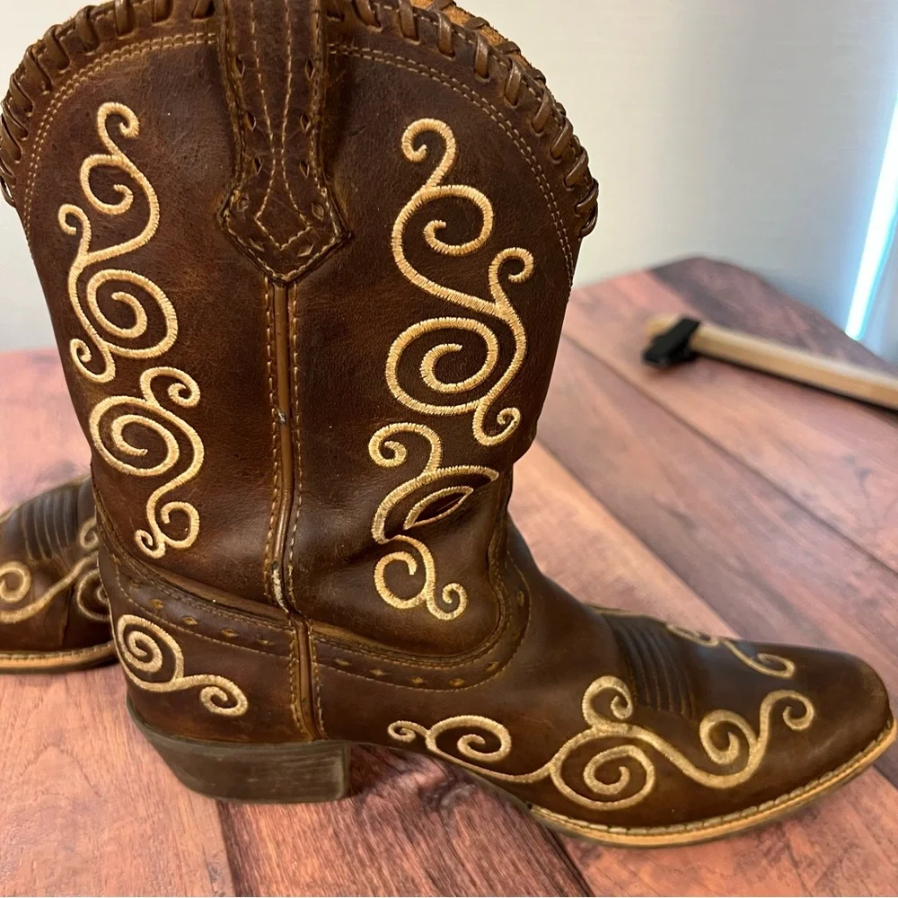 Ariat Kids 2 Brown‎ Leather Boots With Embroidered Design